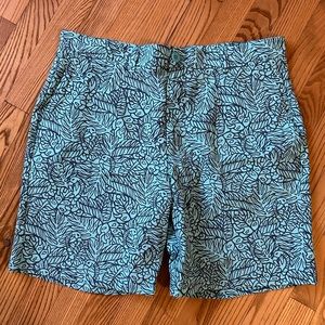 Vineyard Vines Performance Breaker Shorts, size 35